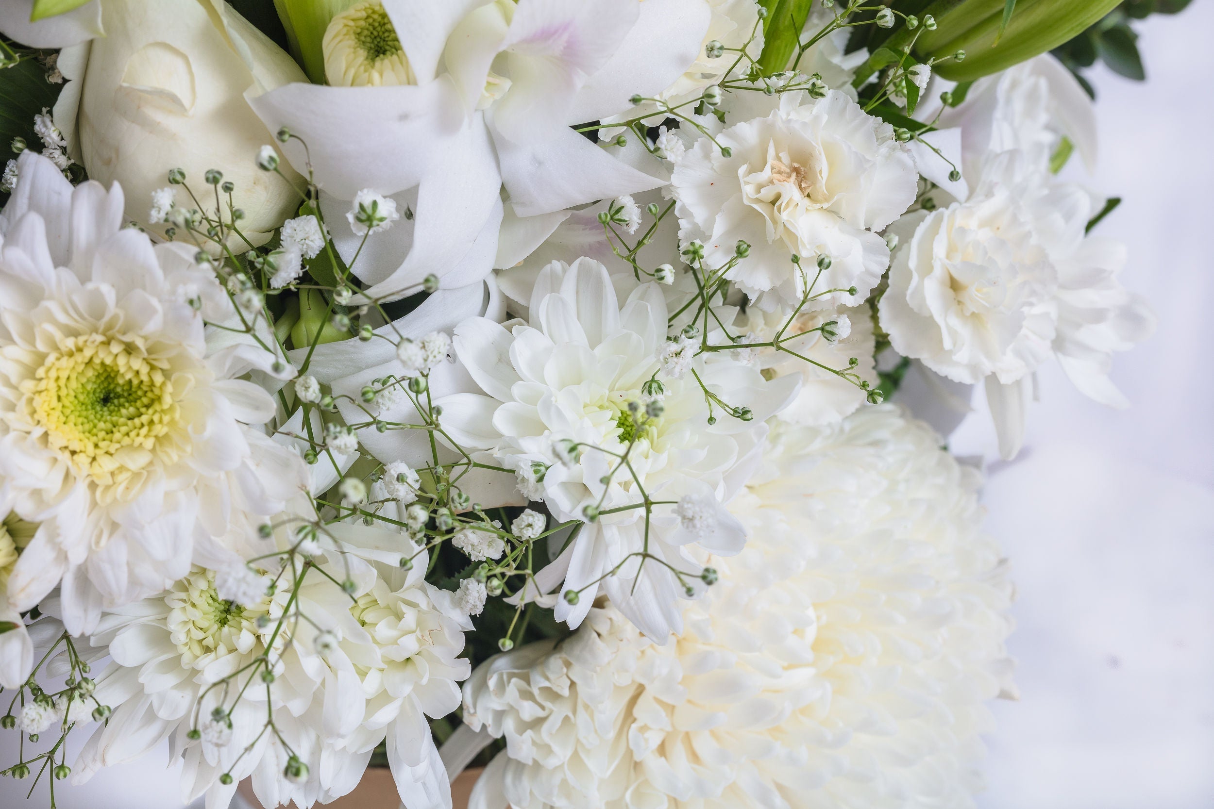 white flower bouquet