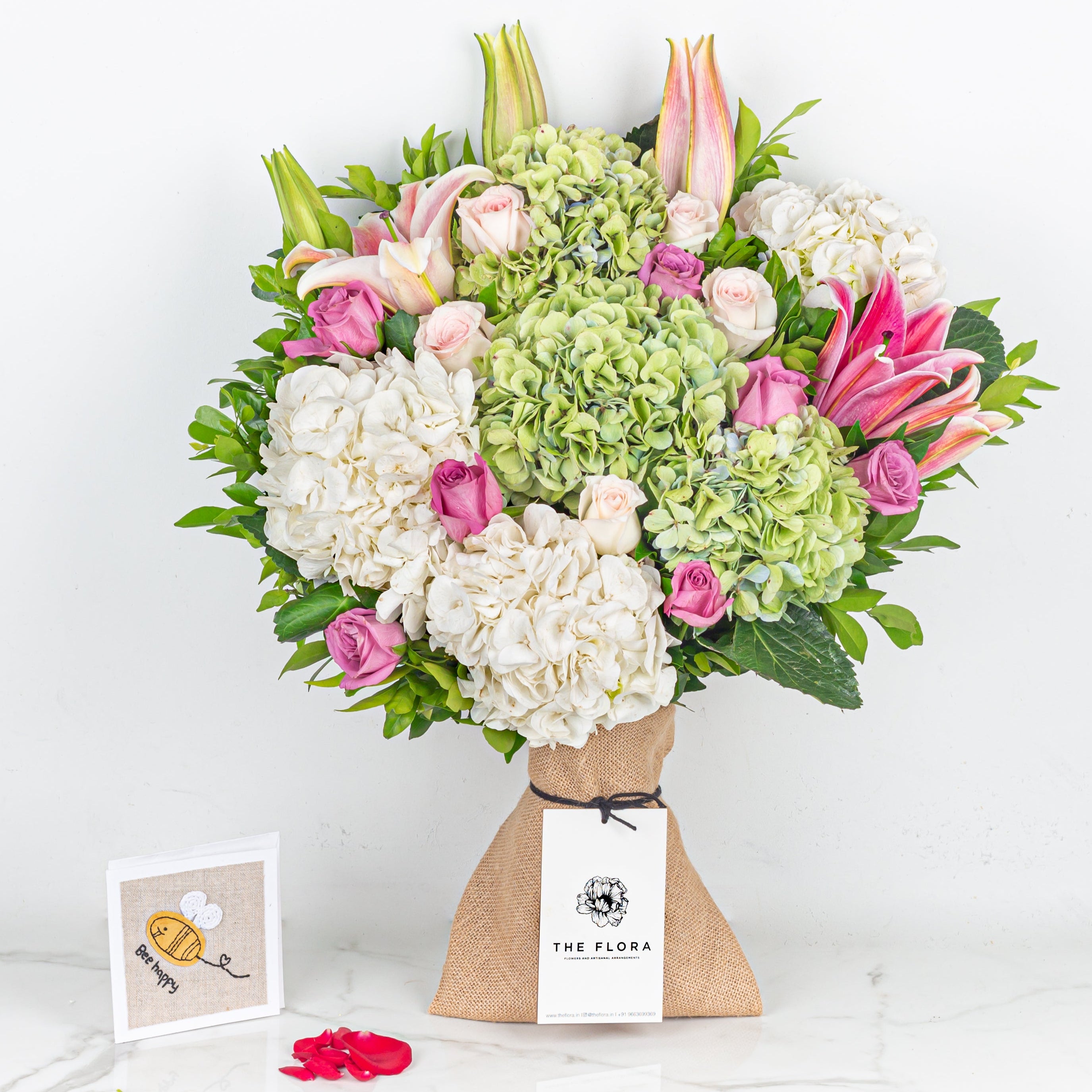 Lifestyle: "Long lasting flower bouquet same day delivery Bangalore anniversary" Bouquet with a card a