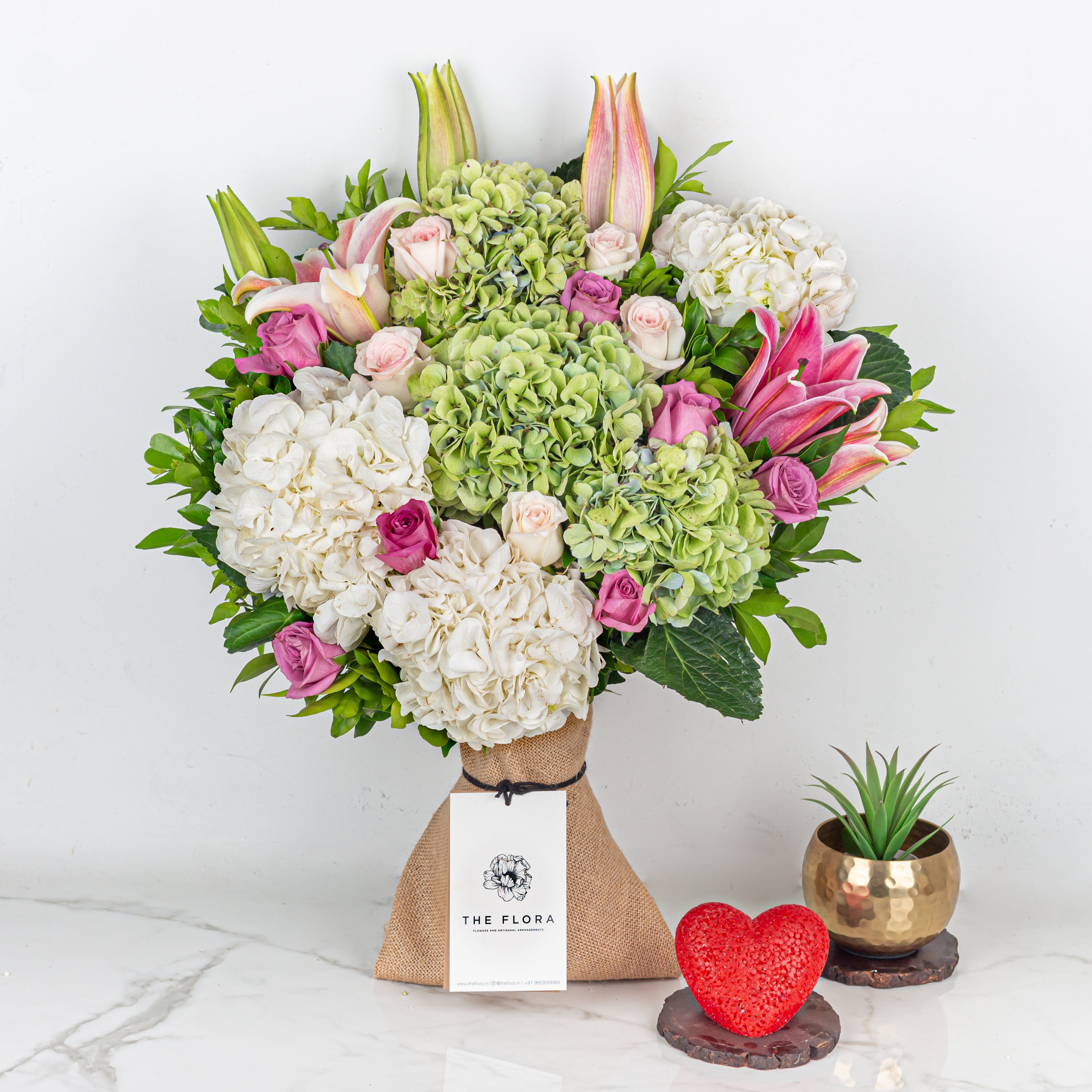 Lifestyle: "Long lasting flower bouquet same day delivery Bangalore anniversary"