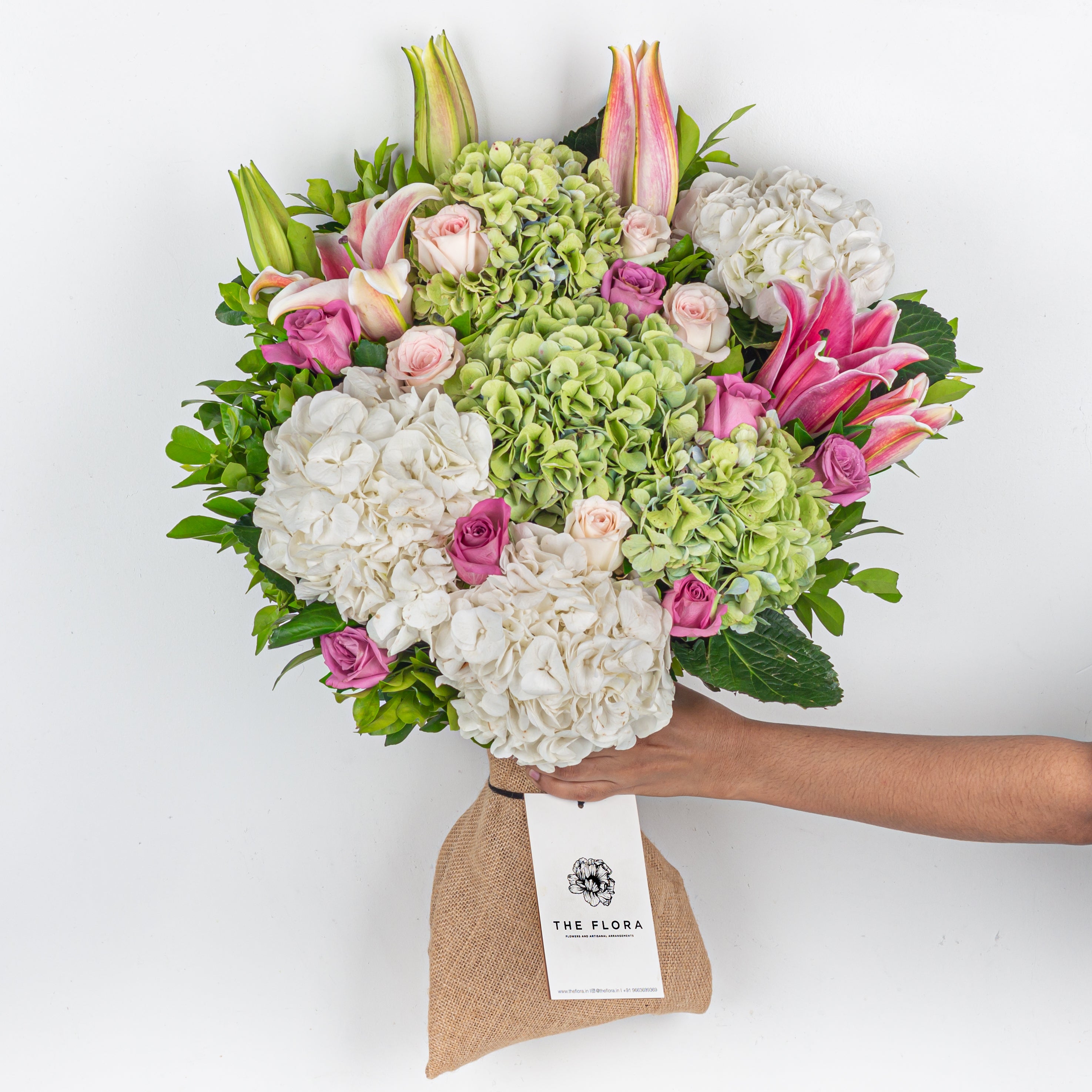 Lifestyle: "Long lasting flower bouquet same day delivery Bangalore anniversary"